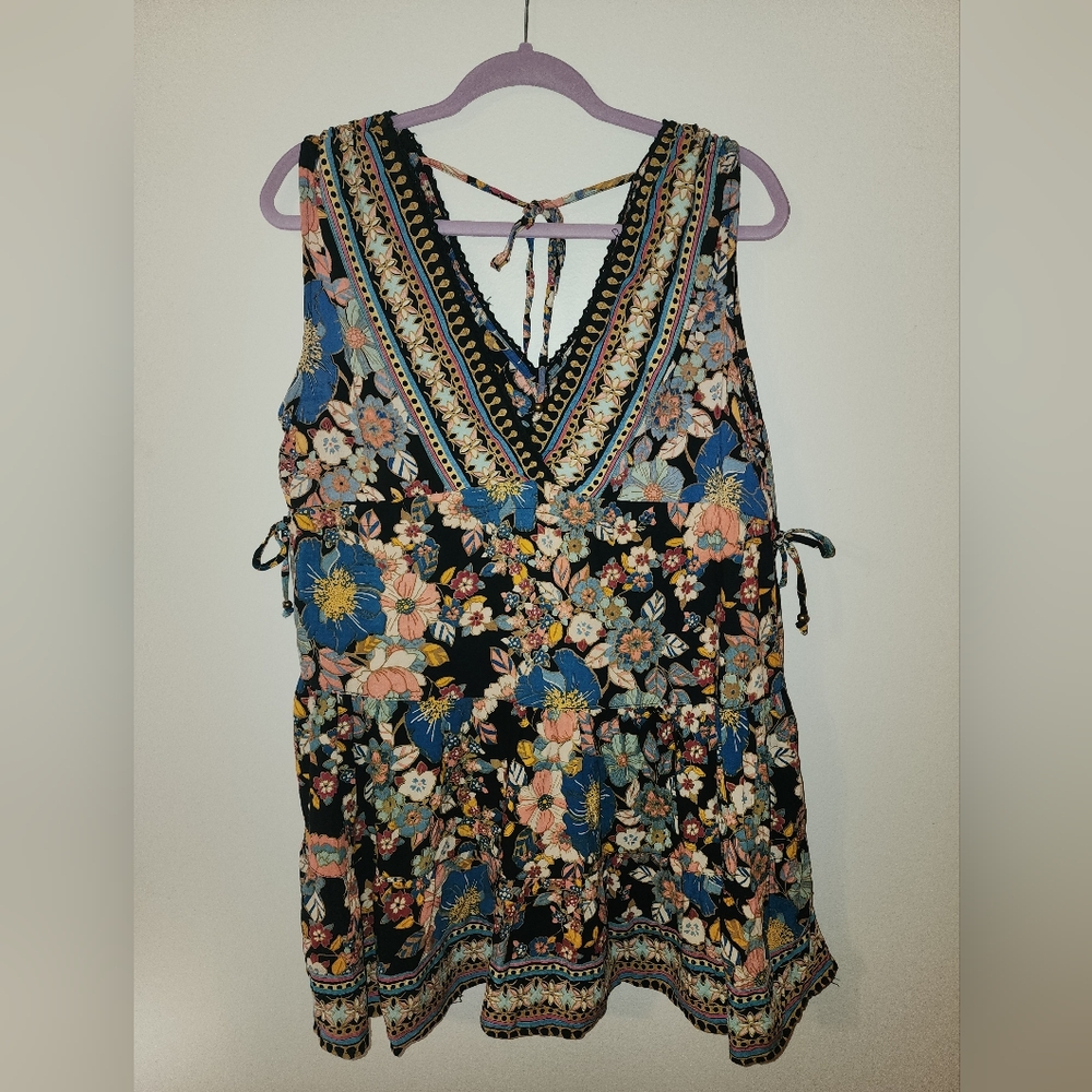 Angie Floral V-Neck Sleeveless Blouse - Black and Blue